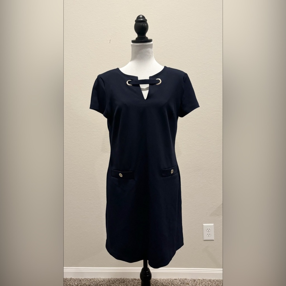Tommy Hilfiger Classic Scuba Crepe Two Pocket Shift Dress.